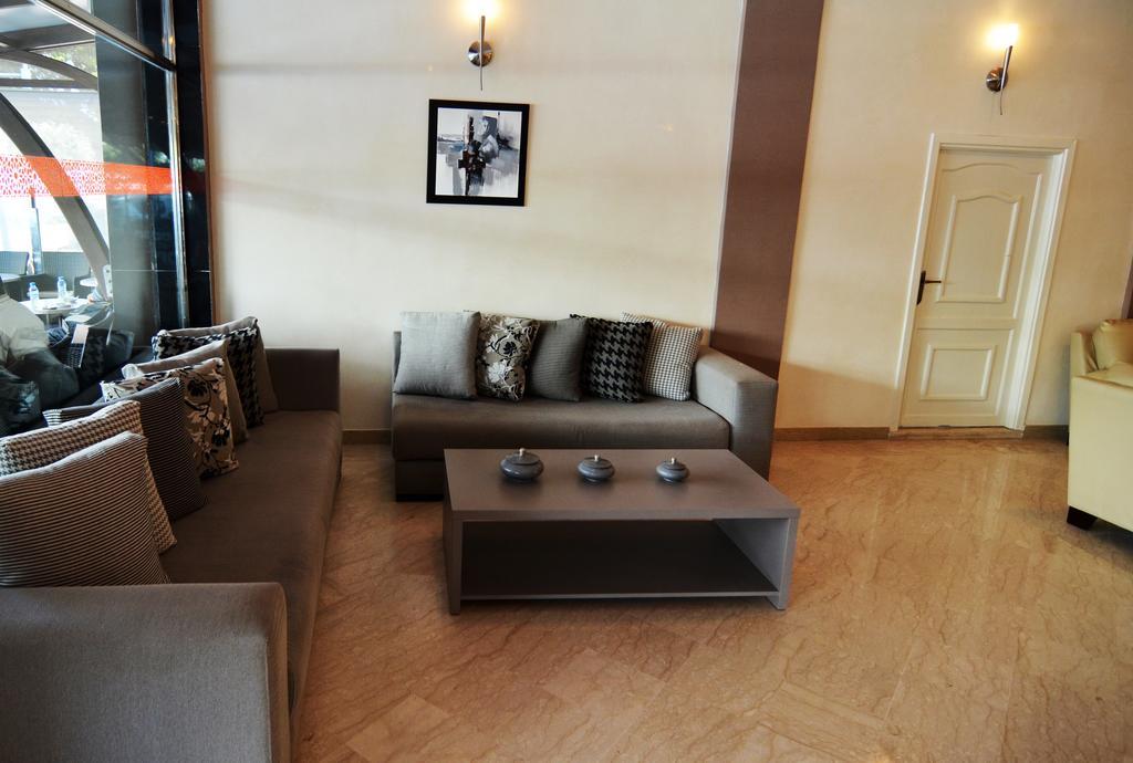 Standard Triple Studio,223331639:JPEG