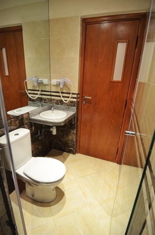 Studio (1 Adult),223331903:JPEG